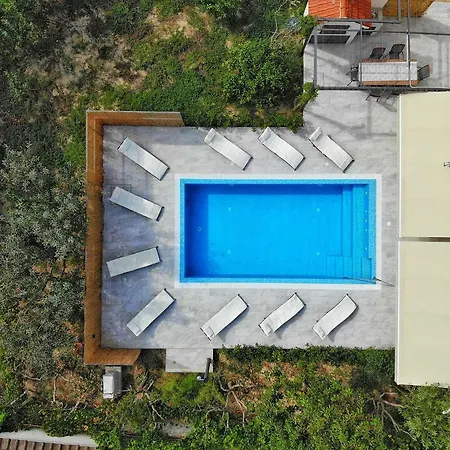 Vrkljan Apartamento *