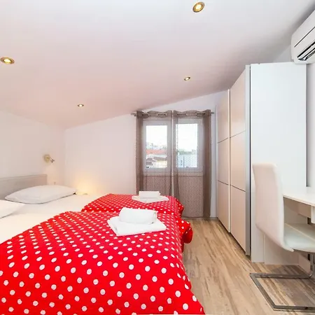 Apartamento Vrkljan Podstrana