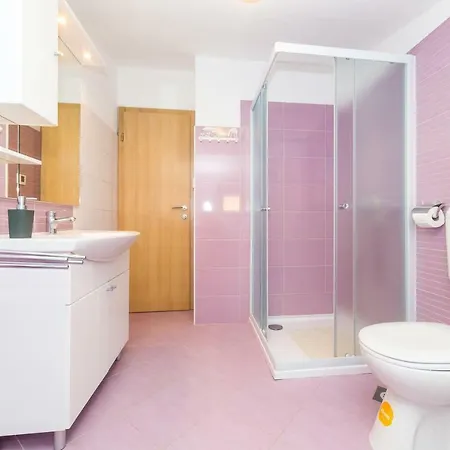 Vrkljan Apartamento Podstrana